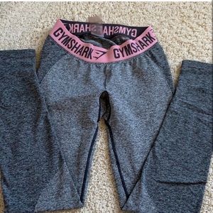 Gym shark leggings